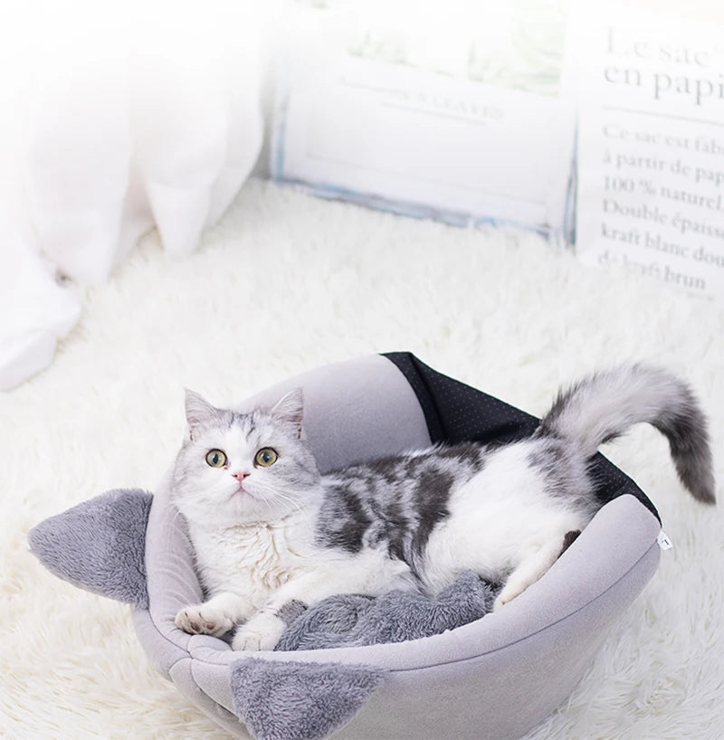 Cozy Winter Cat Bed – Cave Nest for Cats & Small Dogs