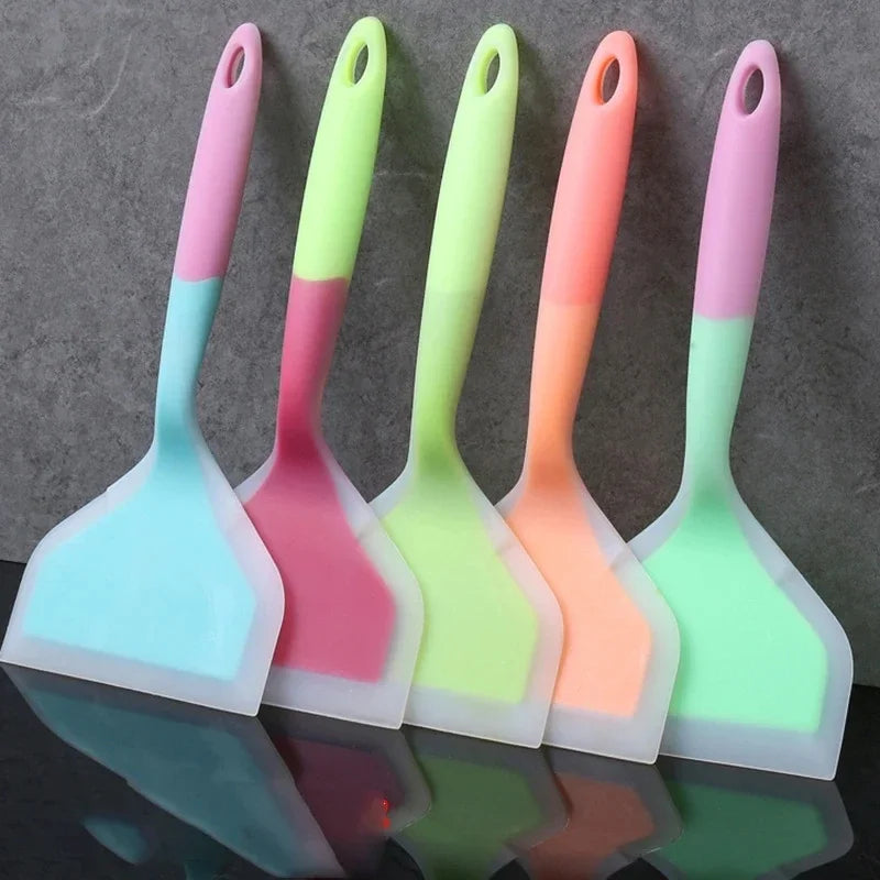 Dual-Color Silicone Spatula | Non-Stick & Heat-Resistant Kitchen Tool