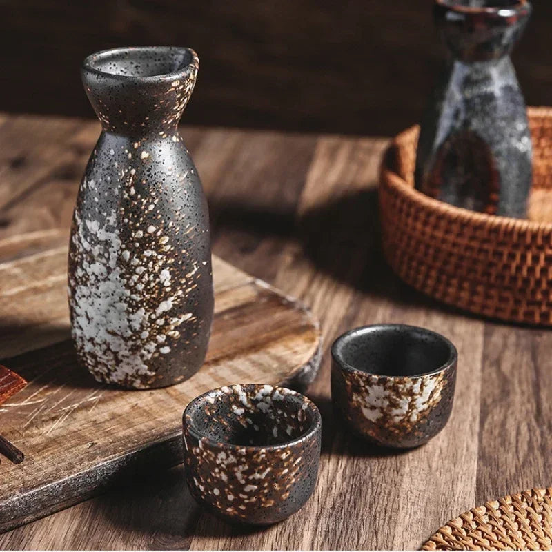 2PCS Japanese Ceramic Teacups & Retro Sake Bottles